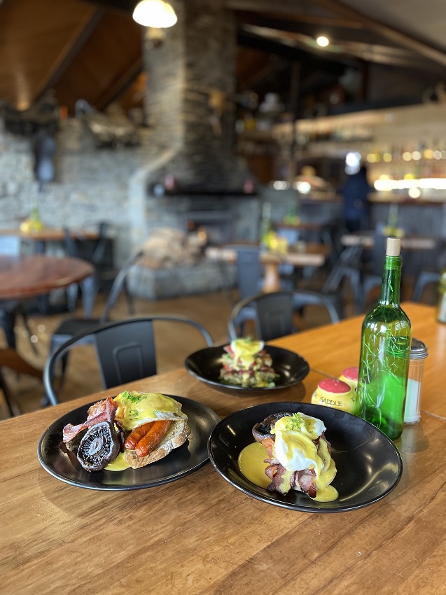 Cook Saddle Cafe & Saloon